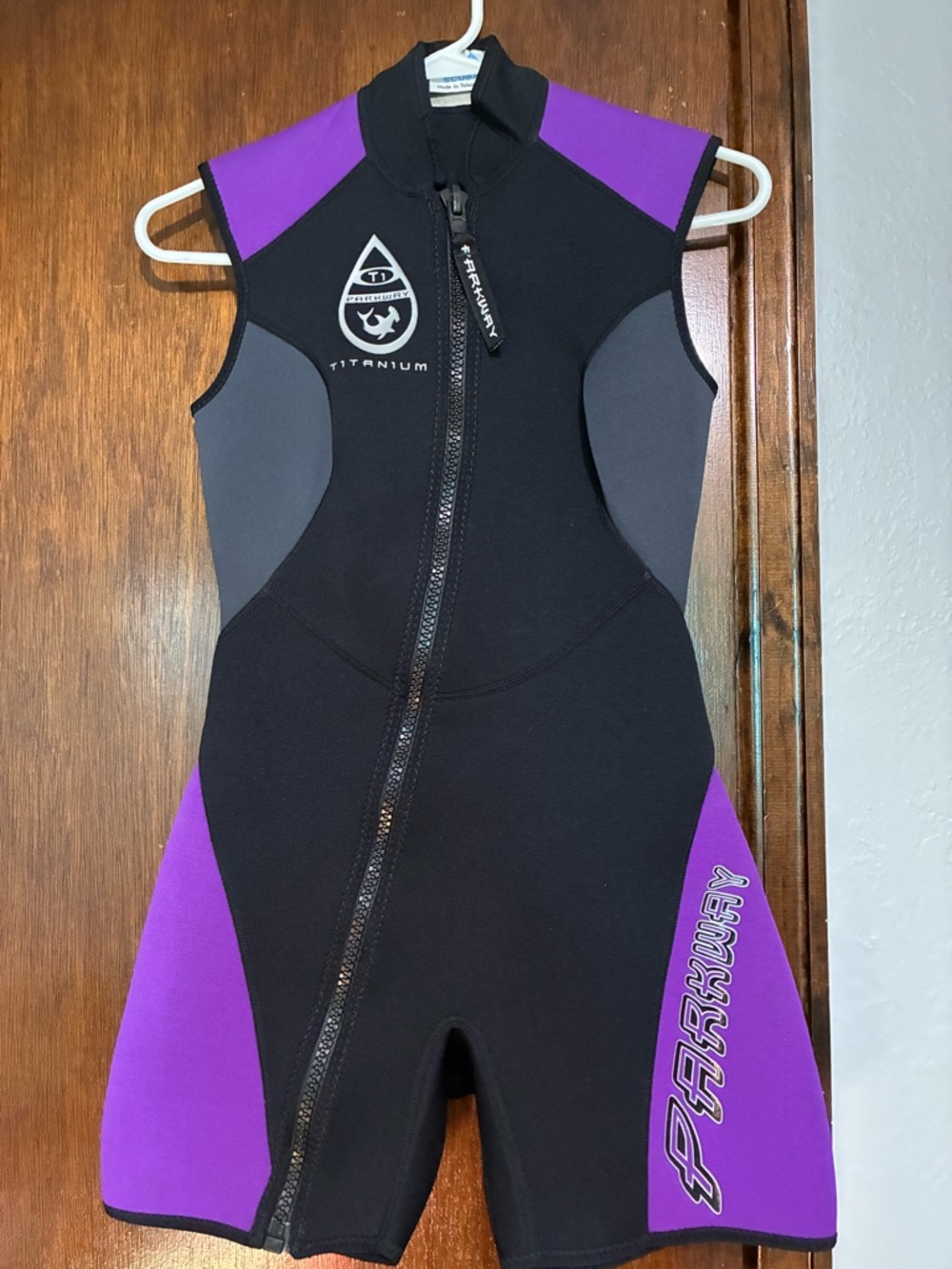 Parkway Scuba Size 6 Purple Black Short Scuba Diving Suit
